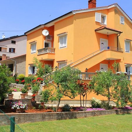 Apartmani Mladenka マリンスカ エクステリア 写真