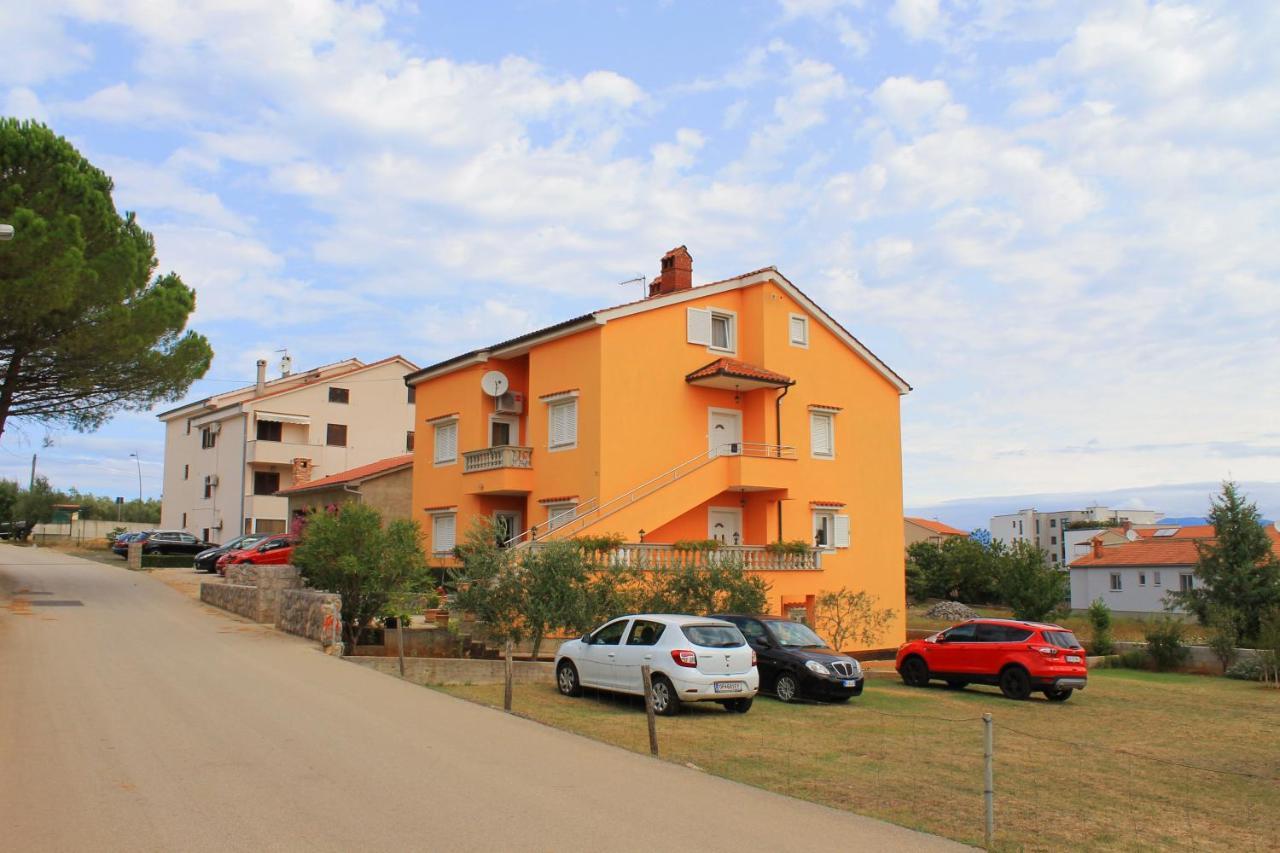 Apartmani Mladenka マリンスカ エクステリア 写真