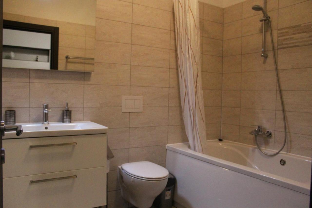 Apartmani Mladenka マリンスカ エクステリア 写真