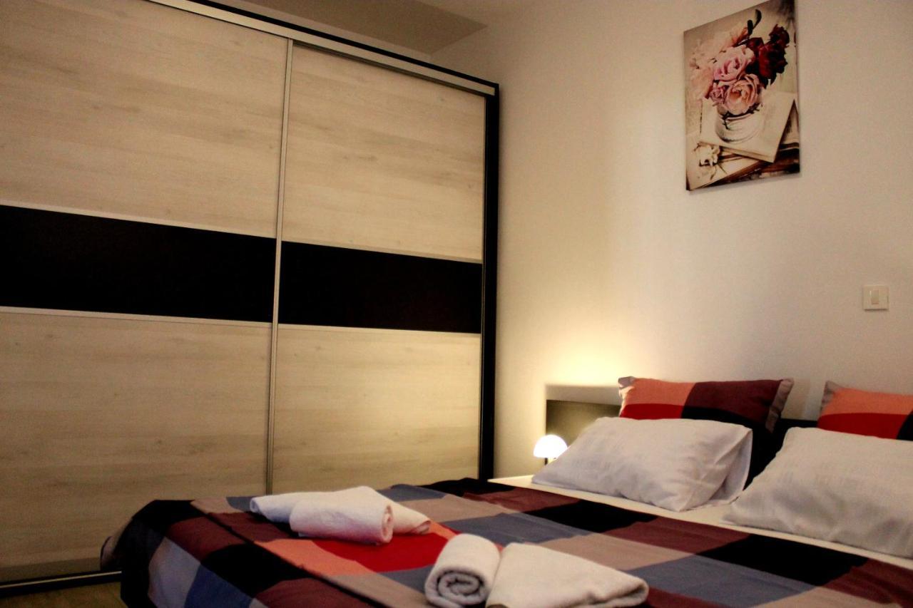 Apartmani Mladenka マリンスカ エクステリア 写真