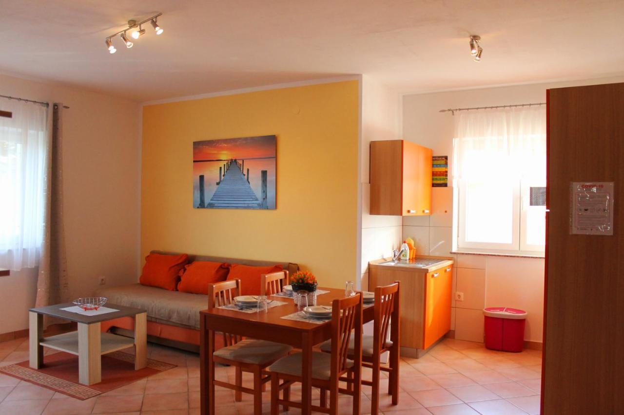 Apartmani Mladenka マリンスカ エクステリア 写真
