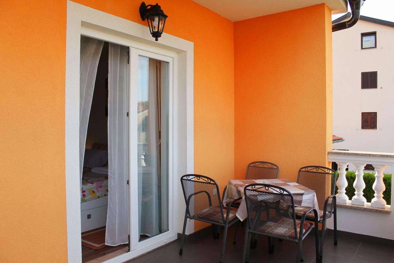 Apartmani Mladenka マリンスカ エクステリア 写真