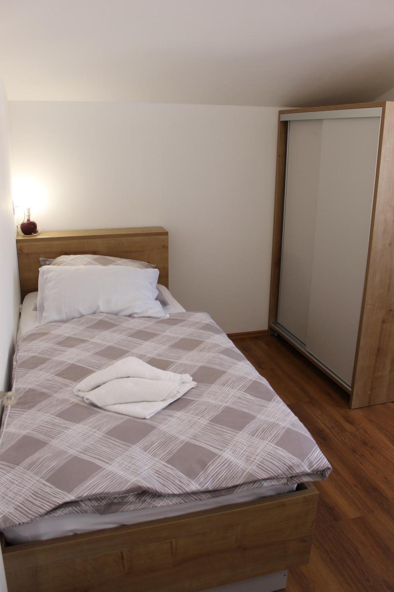 Apartmani Mladenka マリンスカ エクステリア 写真