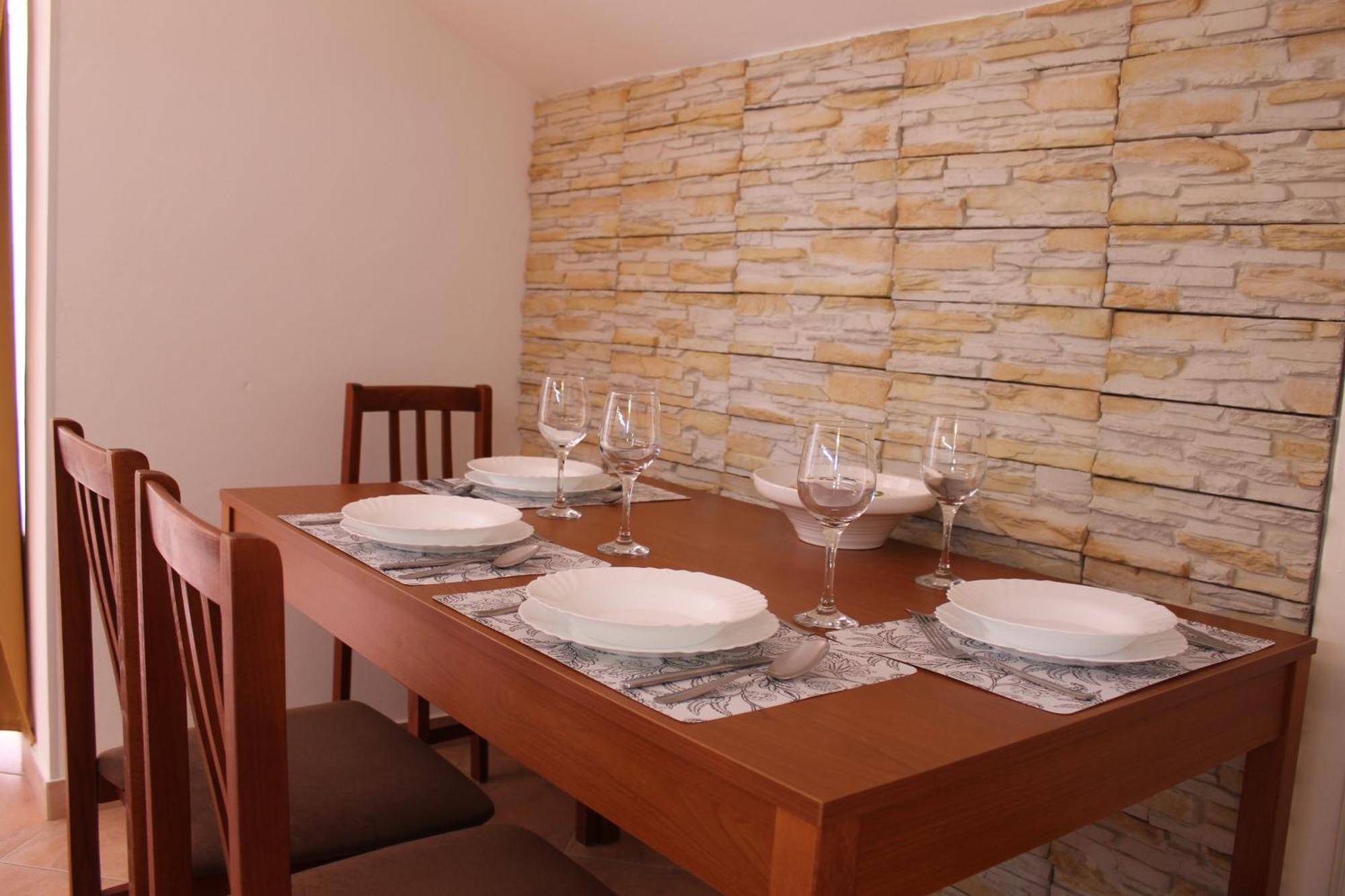 Apartmani Mladenka マリンスカ エクステリア 写真