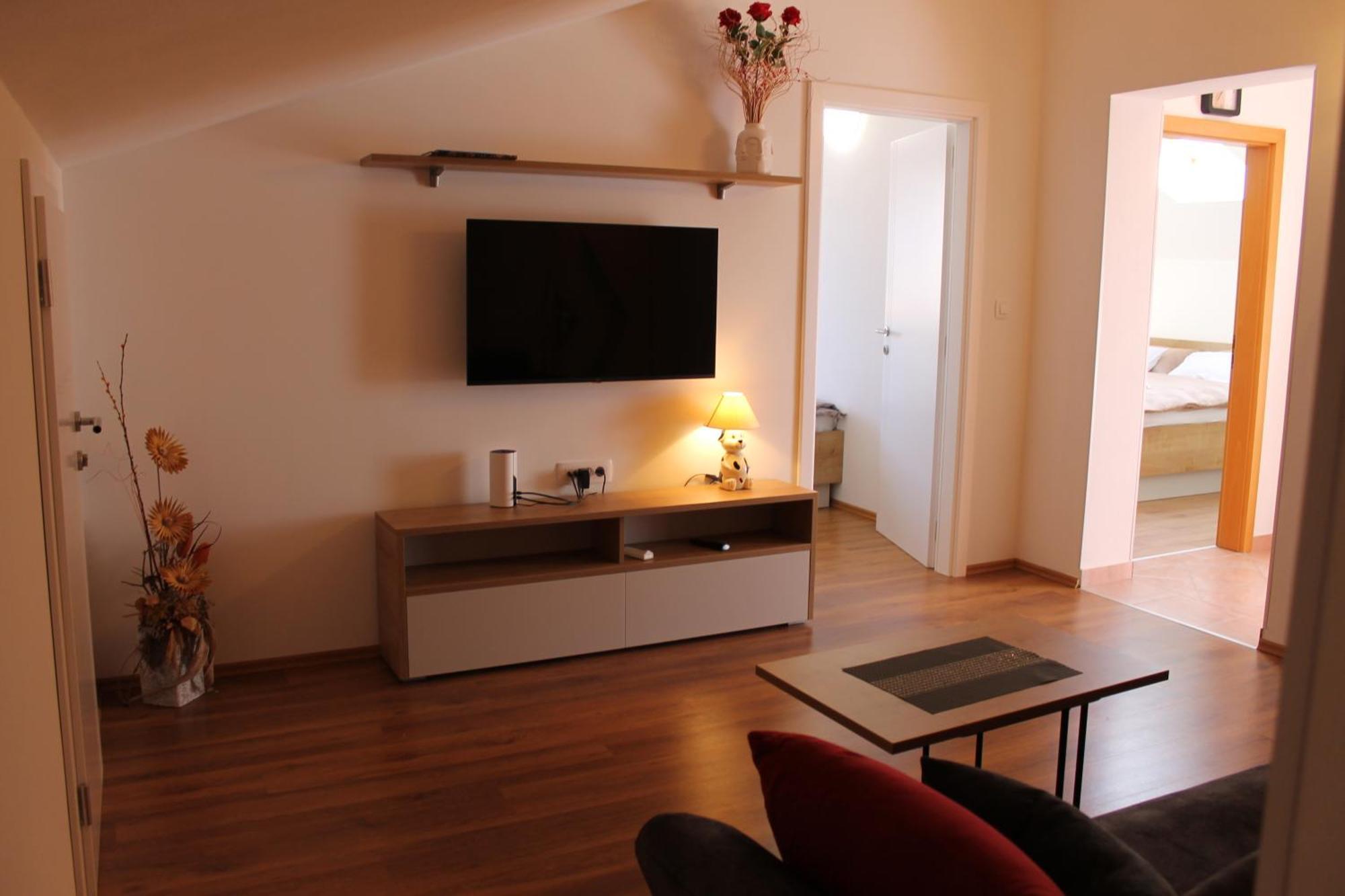 Apartmani Mladenka マリンスカ エクステリア 写真